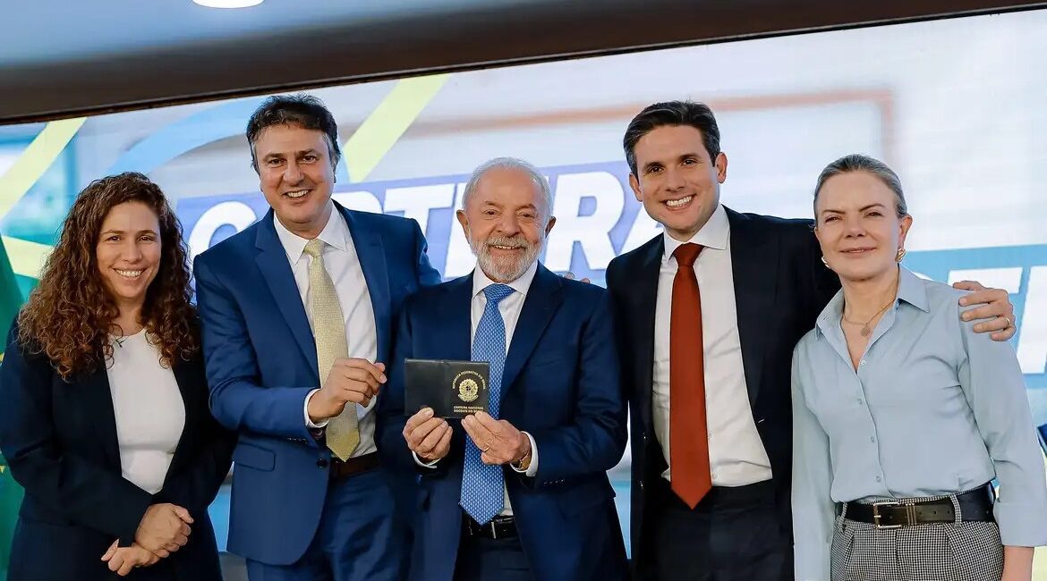 Lula sanciona lei da Carteira Nacional de Docente