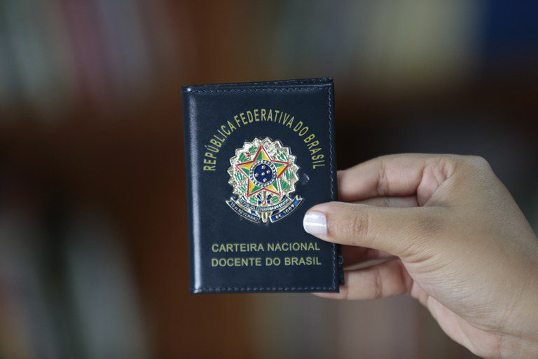 Passo a passo para solicitar a Carteira Nacional Docente do Brasil (CNDB) no sistema Mais Professores