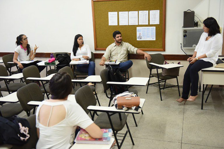MEC amplia quadro de professores em universidades federais com novas vagas docentes